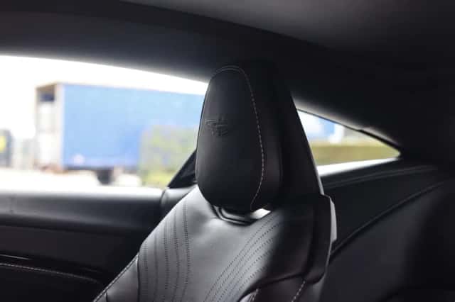Aston Martin DB11 (2020) thumbnail 5