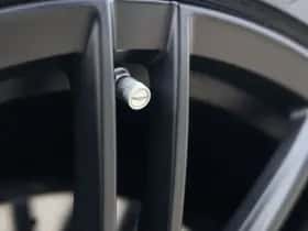 Aston Martin DB12 (2024) thumbnail 27