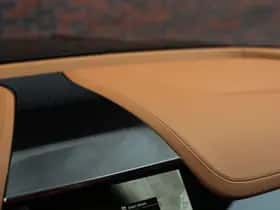 Aston Martin DBX (2025) thumbnail 42