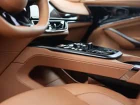 Aston Martin DBX (2025) thumbnail 6