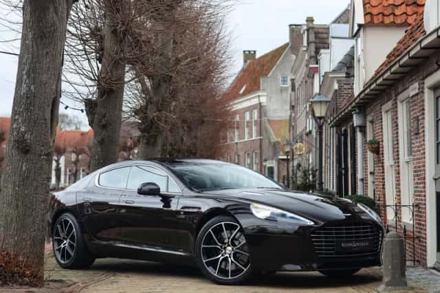 Aston Martin Rapide (2015) thumbnail 1