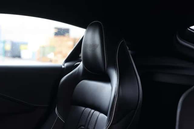 Aston Martin Vantage (2025) thumbnail 5