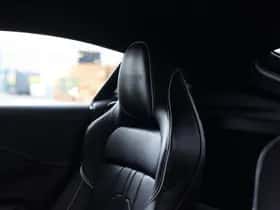Aston Martin Vantage (2025) thumbnail 5