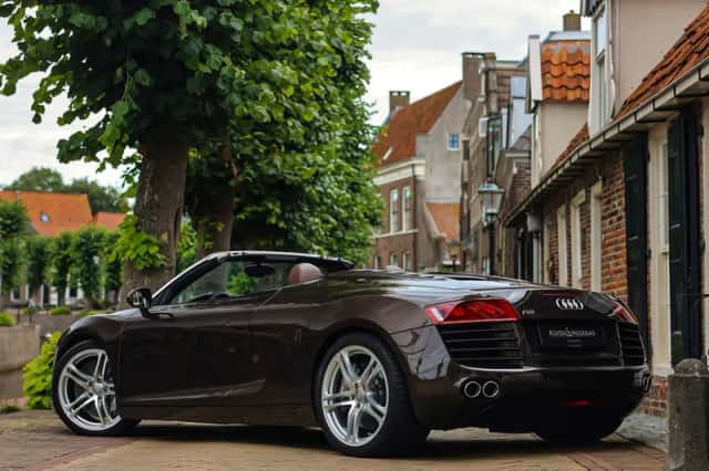 Audi R8 (2011) thumbnail 3