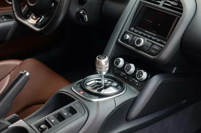 Audi R8 (2011) thumbnail 4