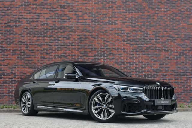 BMW M760Li (2019) thumbnail 2