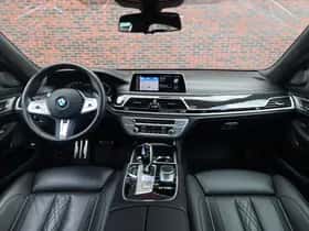 BMW M760Li (2019) thumbnail 4