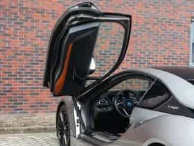 BMW I8 (2018) thumbnail 6