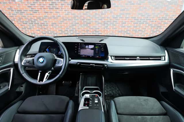 BMW X1 (2023) thumbnail 4