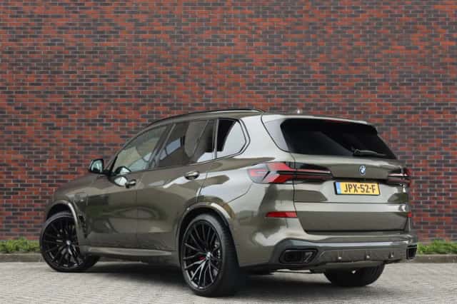 BMW X5 (2025) thumbnail 3