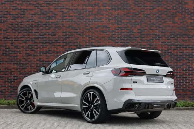 BMW X5 (2025) thumbnail 3
