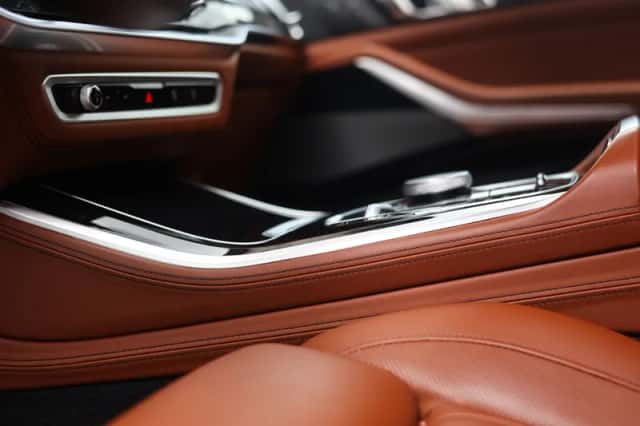 BMW X5 (2024) thumbnail 5