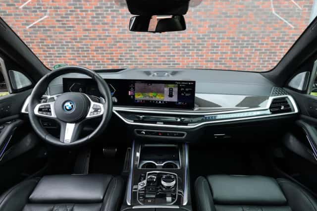 BMW X5 (2024) thumbnail 4