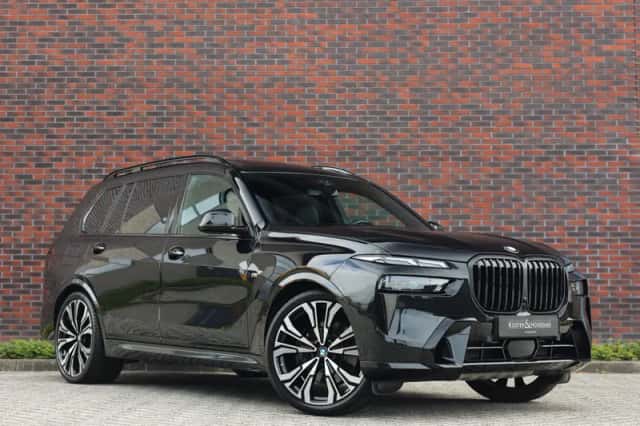 BMW X7 (2024) thumbnail 2