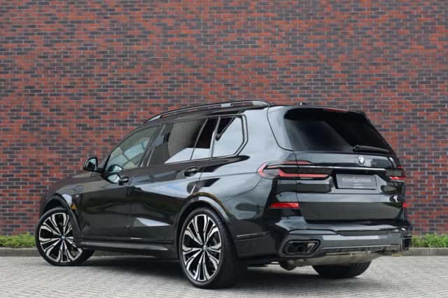 BMW X7 (2024) thumbnail 3