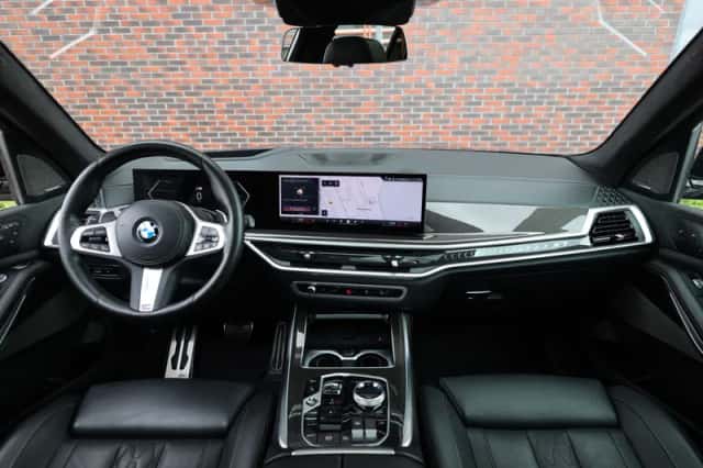 BMW X7 (2024) thumbnail 4