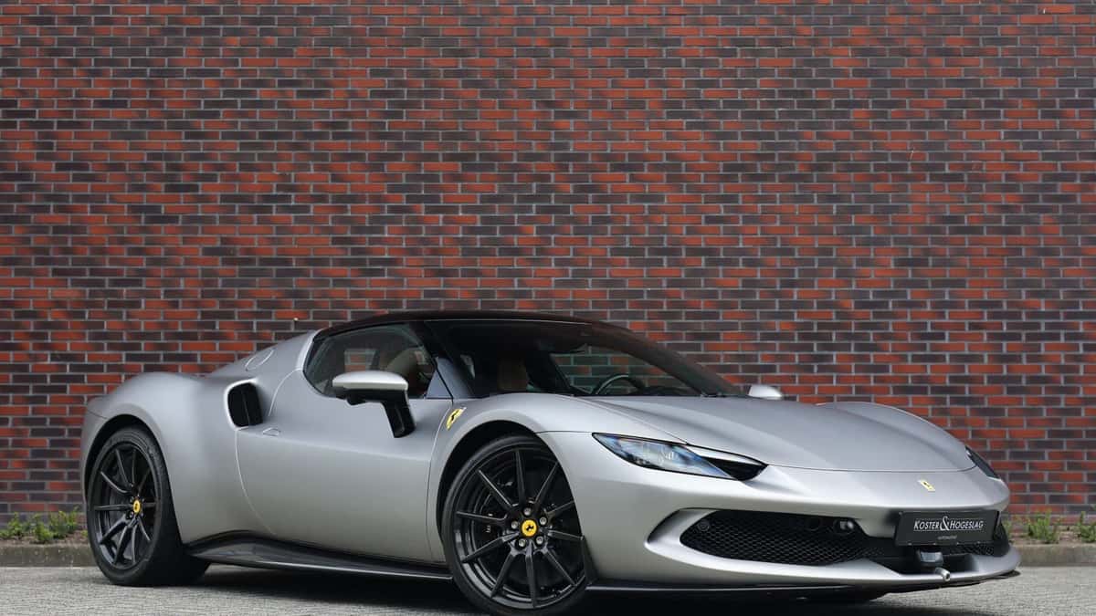 Ferrari 296 GTB (2023) — foto 1