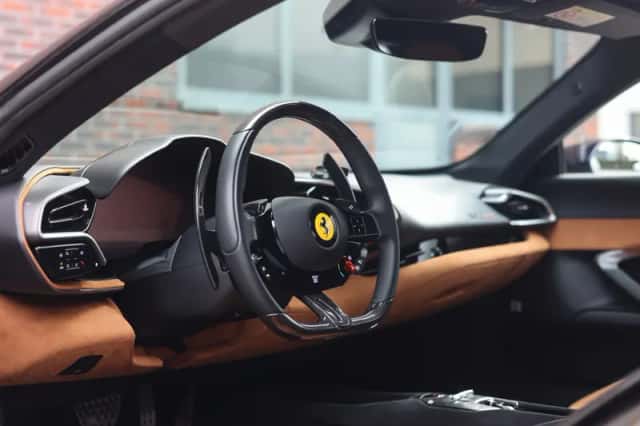 Ferrari 296 GTB (2024) thumbnail 4