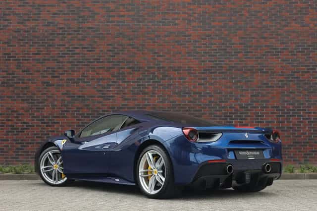 Ferrari 488 (2018) thumbnail 3