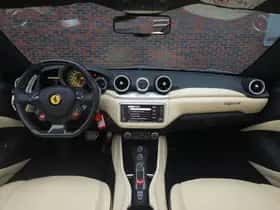 Ferrari California (2016) thumbnail 4