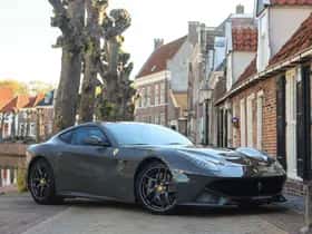 Ferrari F12 (2013) thumbnail 2