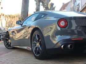 Ferrari F12 (2013) thumbnail 8