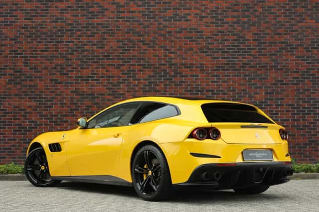 Ferrari GTC4Lusso (2018) thumbnail 3