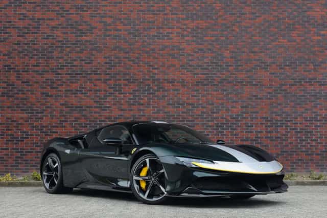 Ferrari SF90 Stradale (2021) thumbnail 1