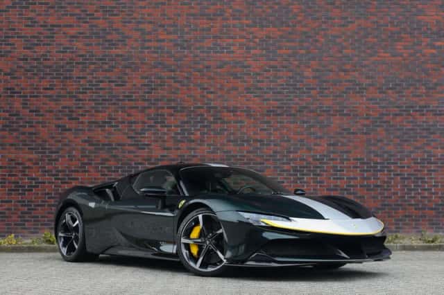Ferrari SF90 Stradale (2021) thumbnail 2