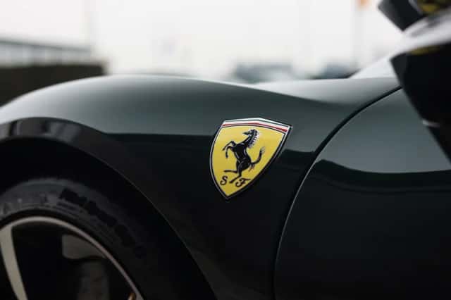 Ferrari SF90 Stradale (2021) thumbnail 4