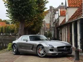 Mercedes-Benz SLS (2010) thumbnail 2