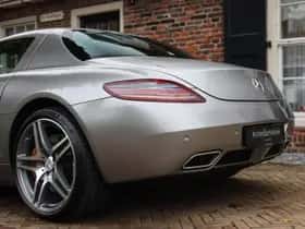 Mercedes-Benz SLS (2010) thumbnail 31