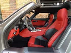 Mercedes-Benz SLS (2010) thumbnail 39