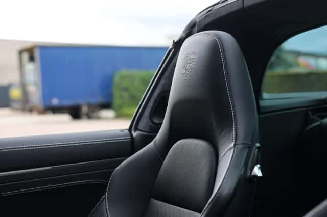 Porsche 911 (2018) thumbnail 5