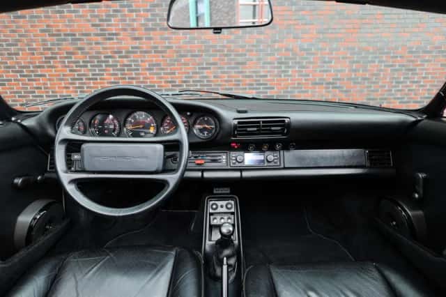 Porsche 911 (1989) thumbnail 4