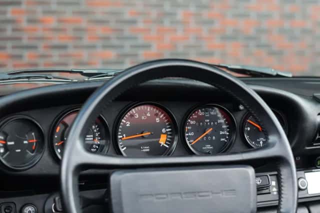 Porsche 911 (1989) thumbnail 6