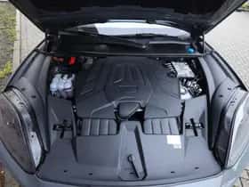 Porsche Cayenne (2025) thumbnail 17