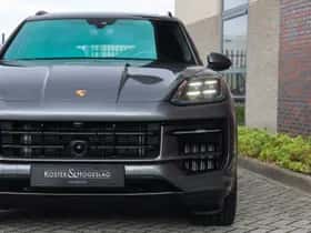 Porsche Cayenne (2024) thumbnail 13