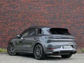 Porsche Cayenne (2024) thumbnail 3