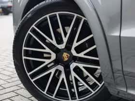 Porsche Cayenne (2024) thumbnail 22