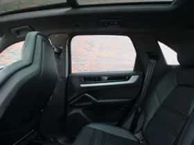 Porsche Cayenne (2024) thumbnail 36