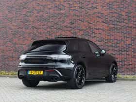 Porsche Macan (2022) thumbnail 18