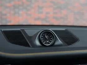 Porsche Macan (2022) thumbnail 6