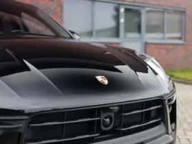 Porsche Macan (2022) thumbnail 10