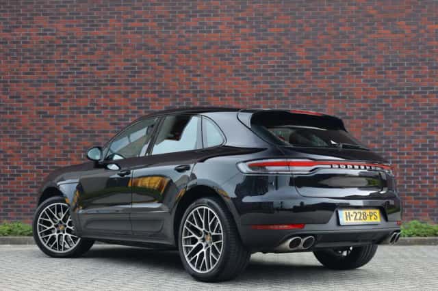 Porsche Macan (2020) thumbnail 3