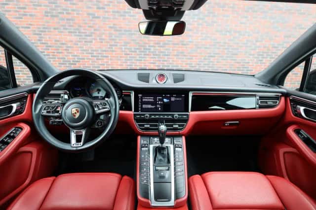 Porsche Macan (2020) thumbnail 4