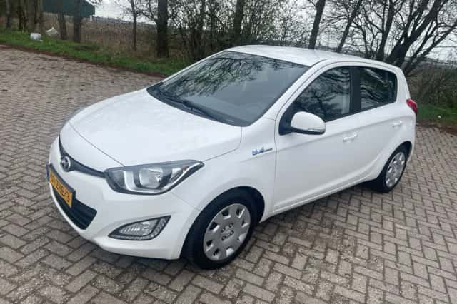 Hyundai i20 (2013) thumbnail 1