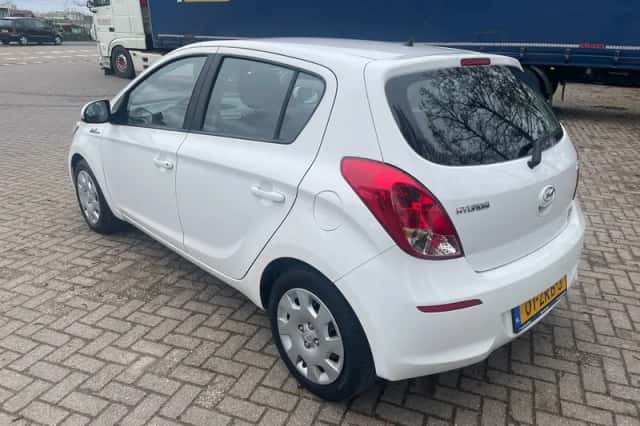 Hyundai i20 (2013) thumbnail 6