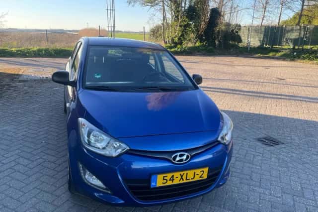 Hyundai i20 (2012) thumbnail 2