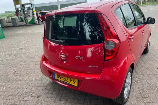 Opel Agila (2011) thumbnail 6